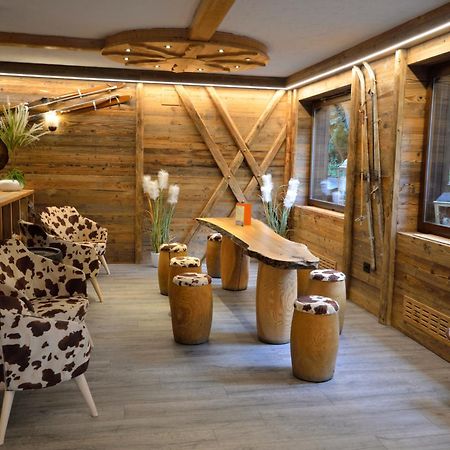 Hotel Cime D'Oro 마돈나 디 캄필리오 외부 사진