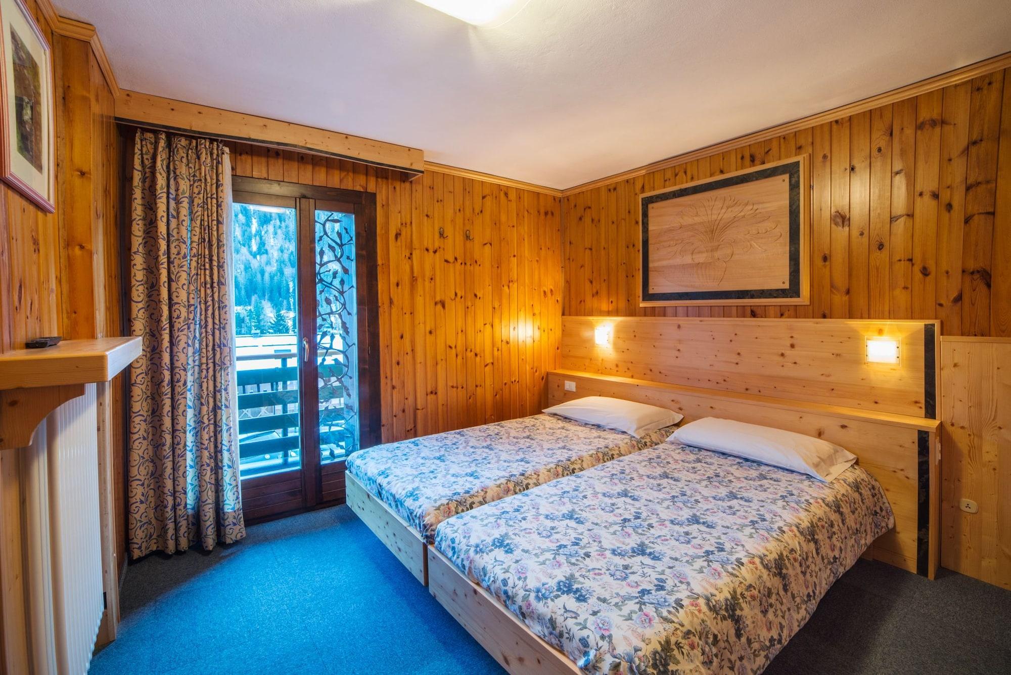 Hotel Cime D'Oro 마돈나 디 캄필리오 외부 사진