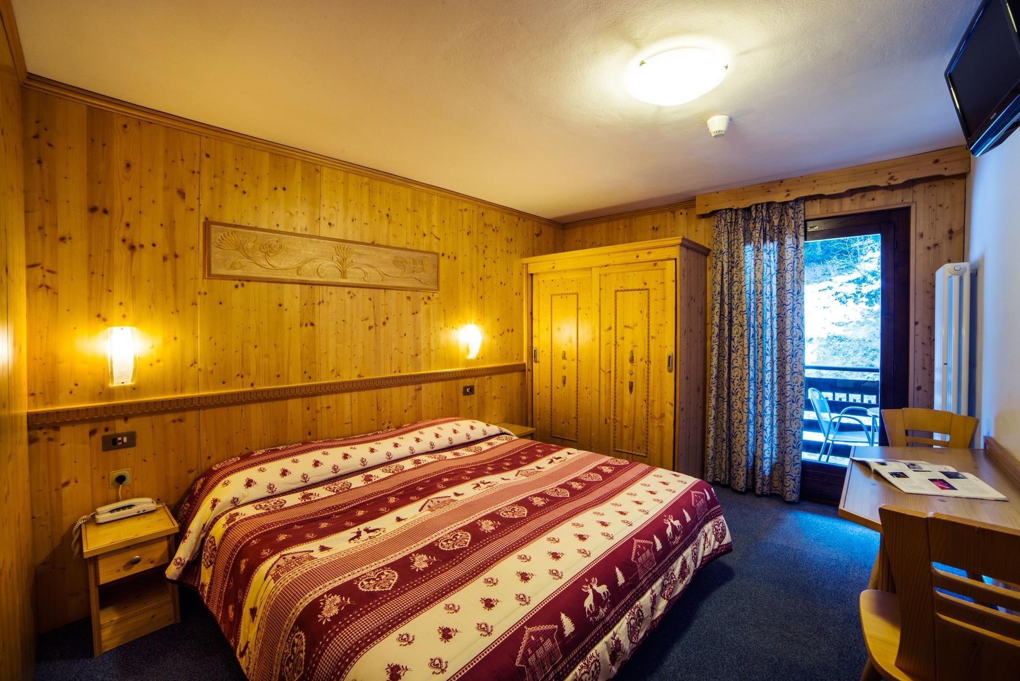 Hotel Cime D'Oro 마돈나 디 캄필리오 외부 사진