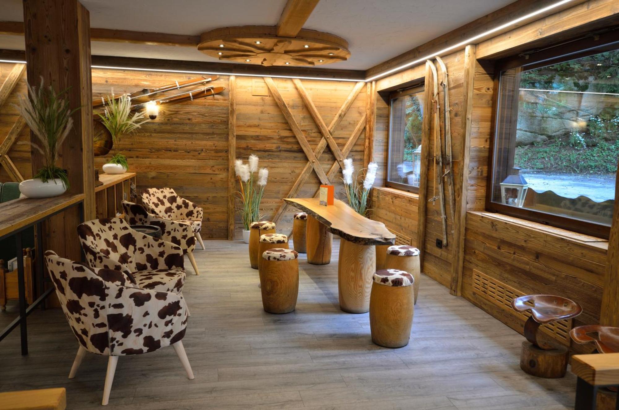 Hotel Cime D'Oro 마돈나 디 캄필리오 외부 사진