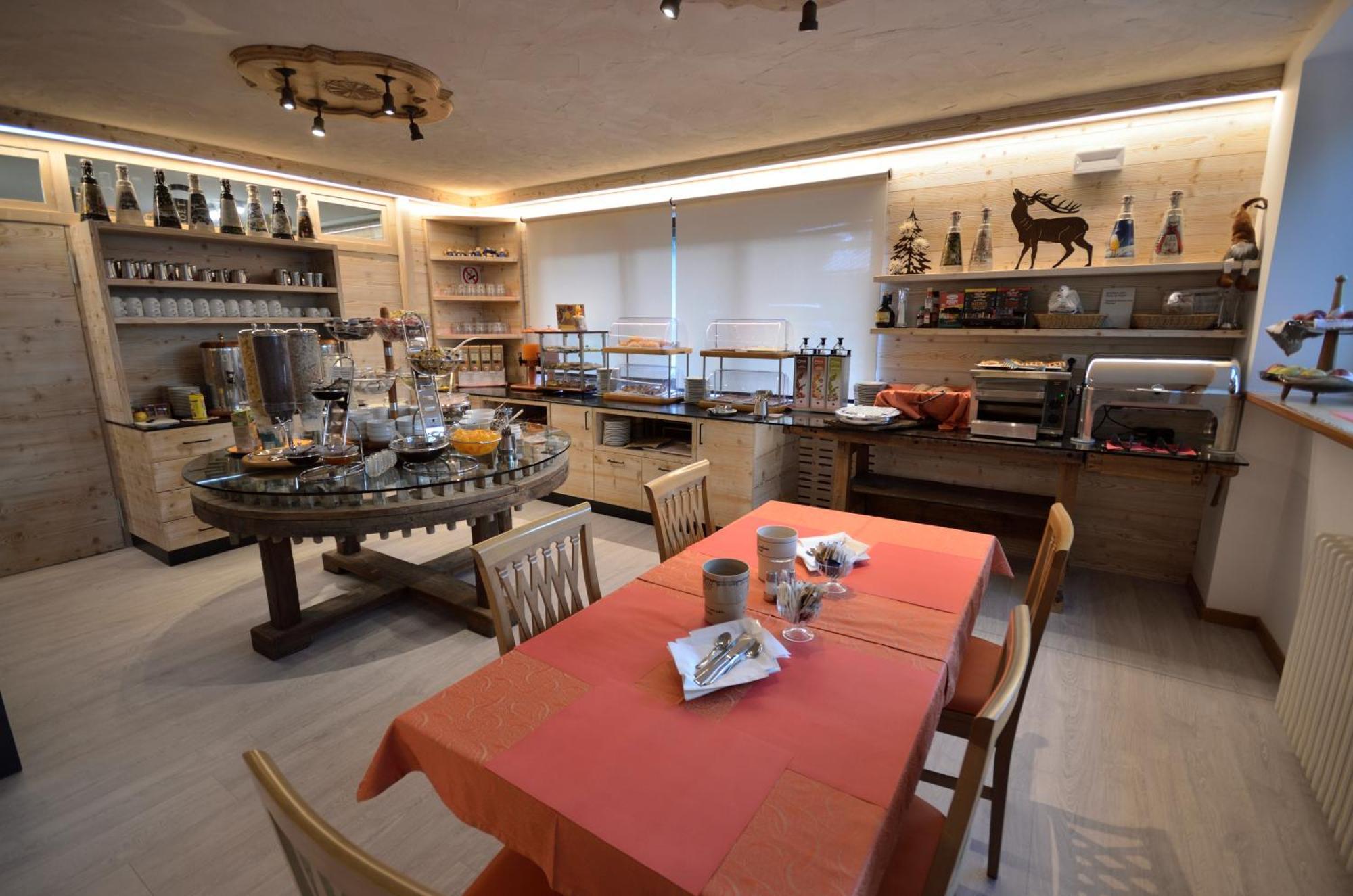 Hotel Cime D'Oro 마돈나 디 캄필리오 외부 사진