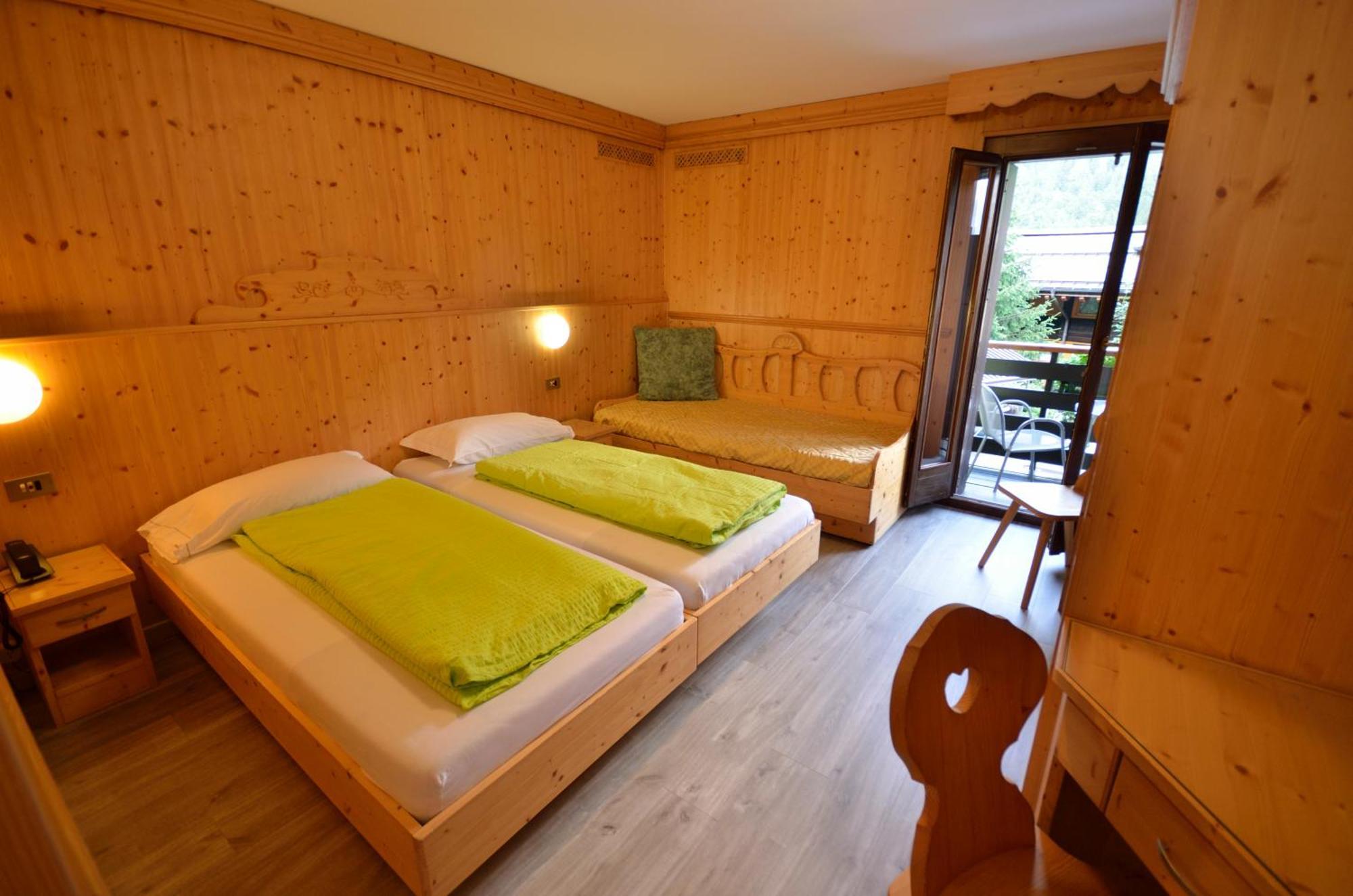 Hotel Cime D'Oro 마돈나 디 캄필리오 외부 사진