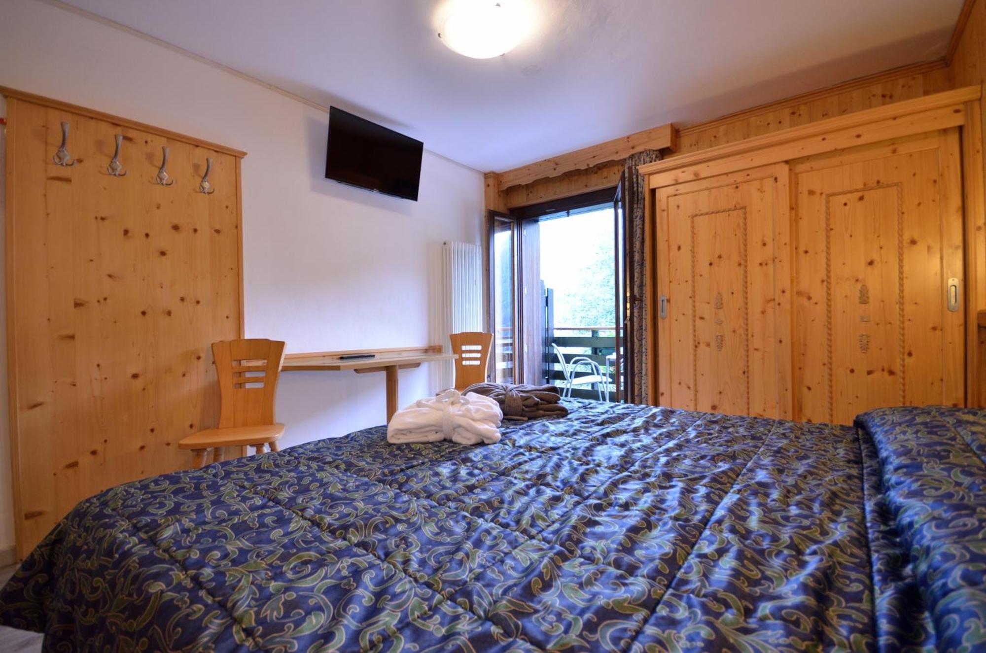 Hotel Cime D'Oro 마돈나 디 캄필리오 외부 사진